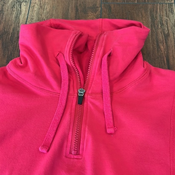 Fabletics top size small - Picture 3 of 4